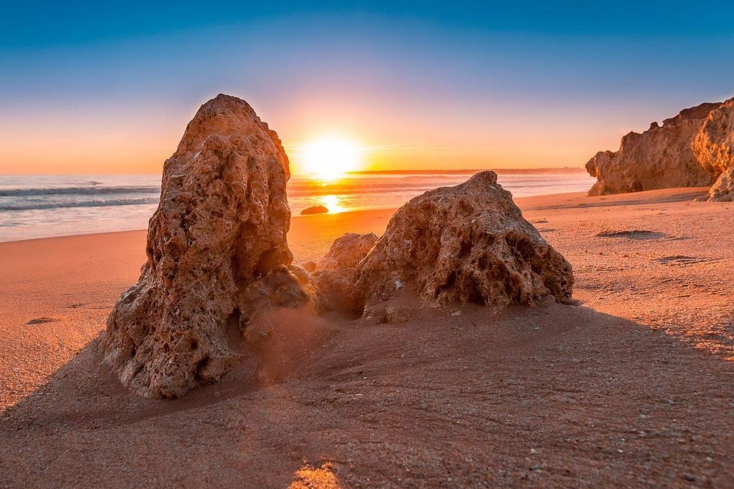 Zonsondergang op het strand, Algarve - Portugal