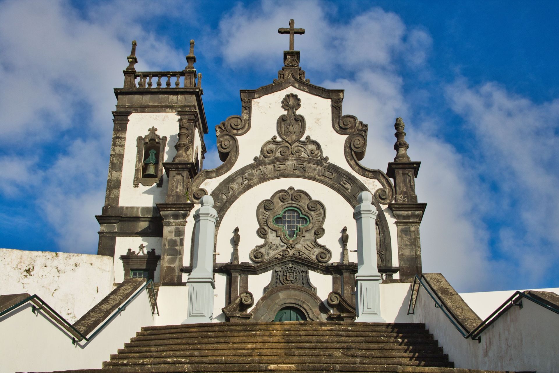 Ponta Delgada - Ontdek São Miguel met een huurauto