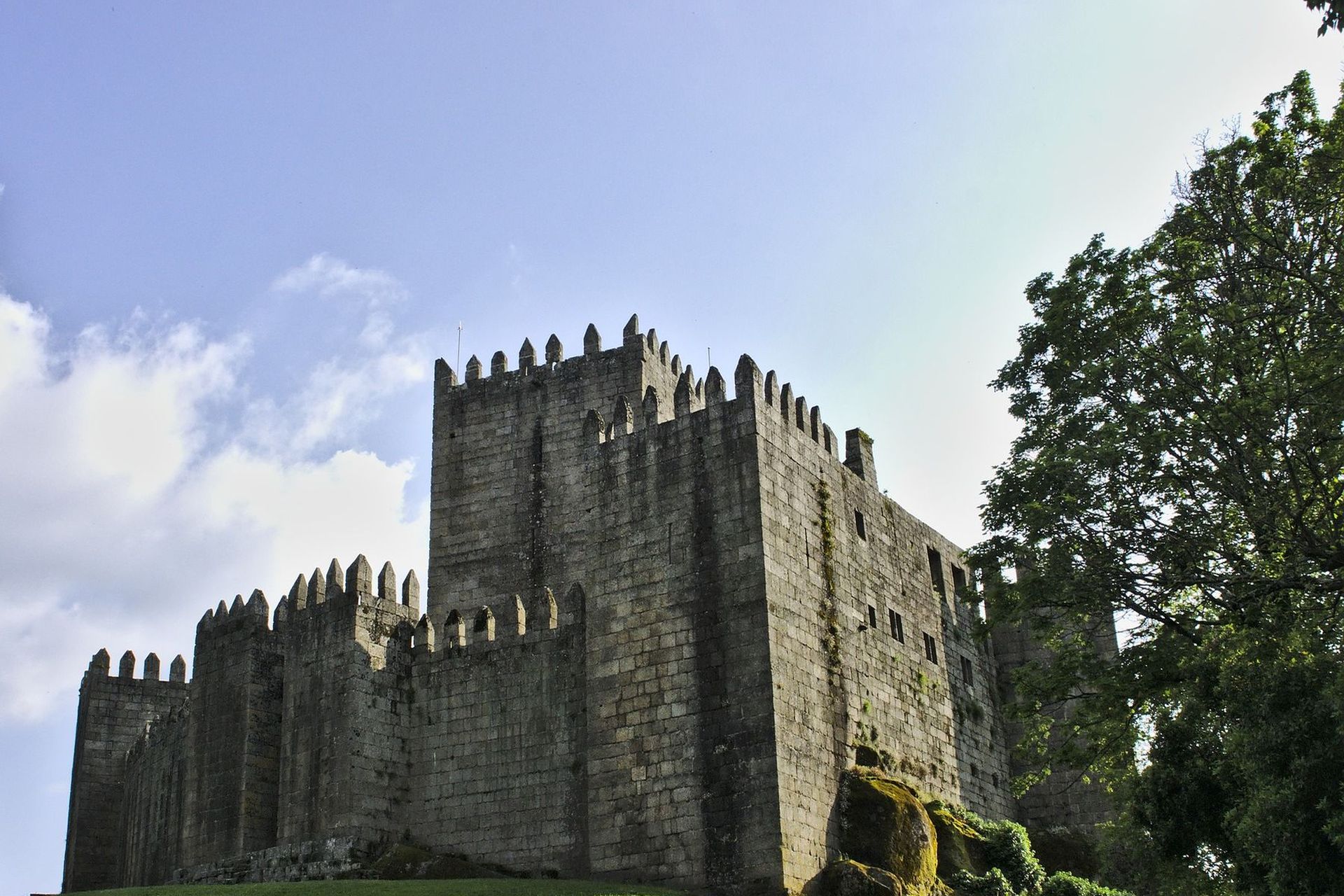 Kasteel in Guimarães - Pousadarondreis Portugal